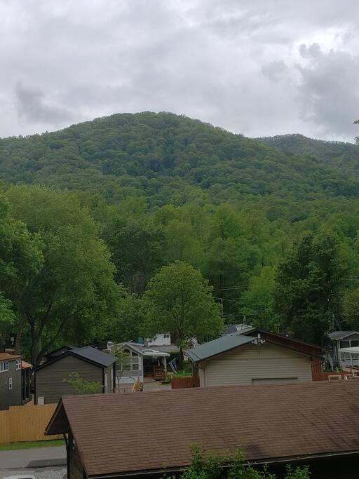 J.Creek Retreat, Creekside Townhouse +1 Car Garage Villa Maggie Valley Esterno foto