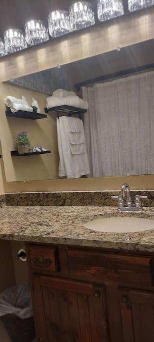 J.Creek Retreat, Creekside Townhouse +1 Car Garage Villa Maggie Valley Esterno foto